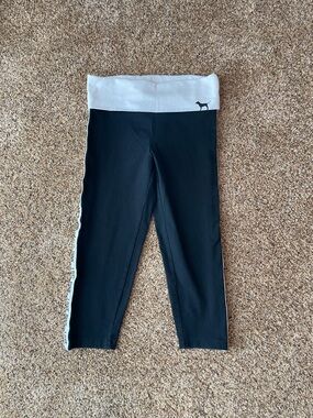 Victoria’s Secret PINK Yoga Foldover Waistband  Capri Pants